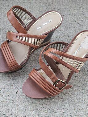 Gianni Bini Women Shoes Sandals Brown Straps Wedge Heel Open Toe